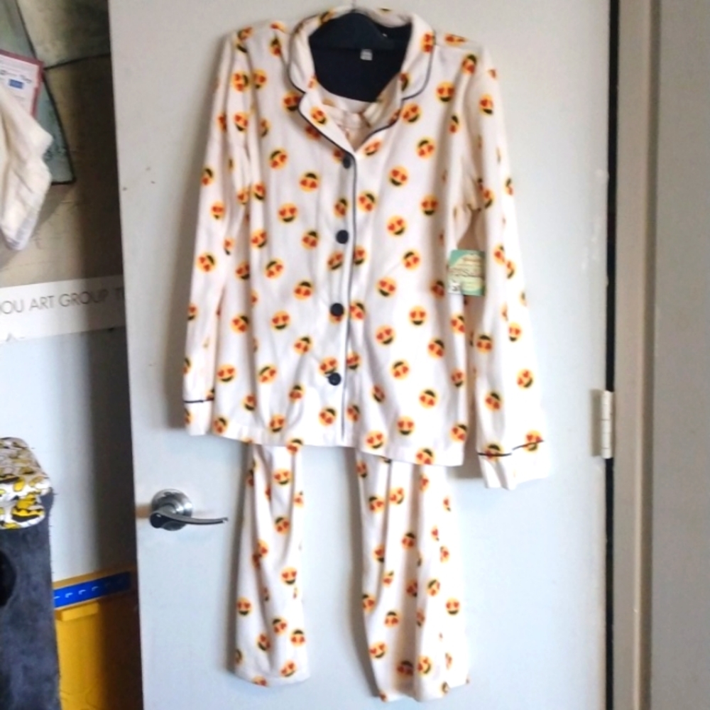 Super Soft Girls Heart Smile Emoji 😍 Pajamas Lounge Suit Size 14